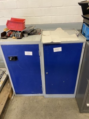 2 Metallwerkzeugschränke, niedrig